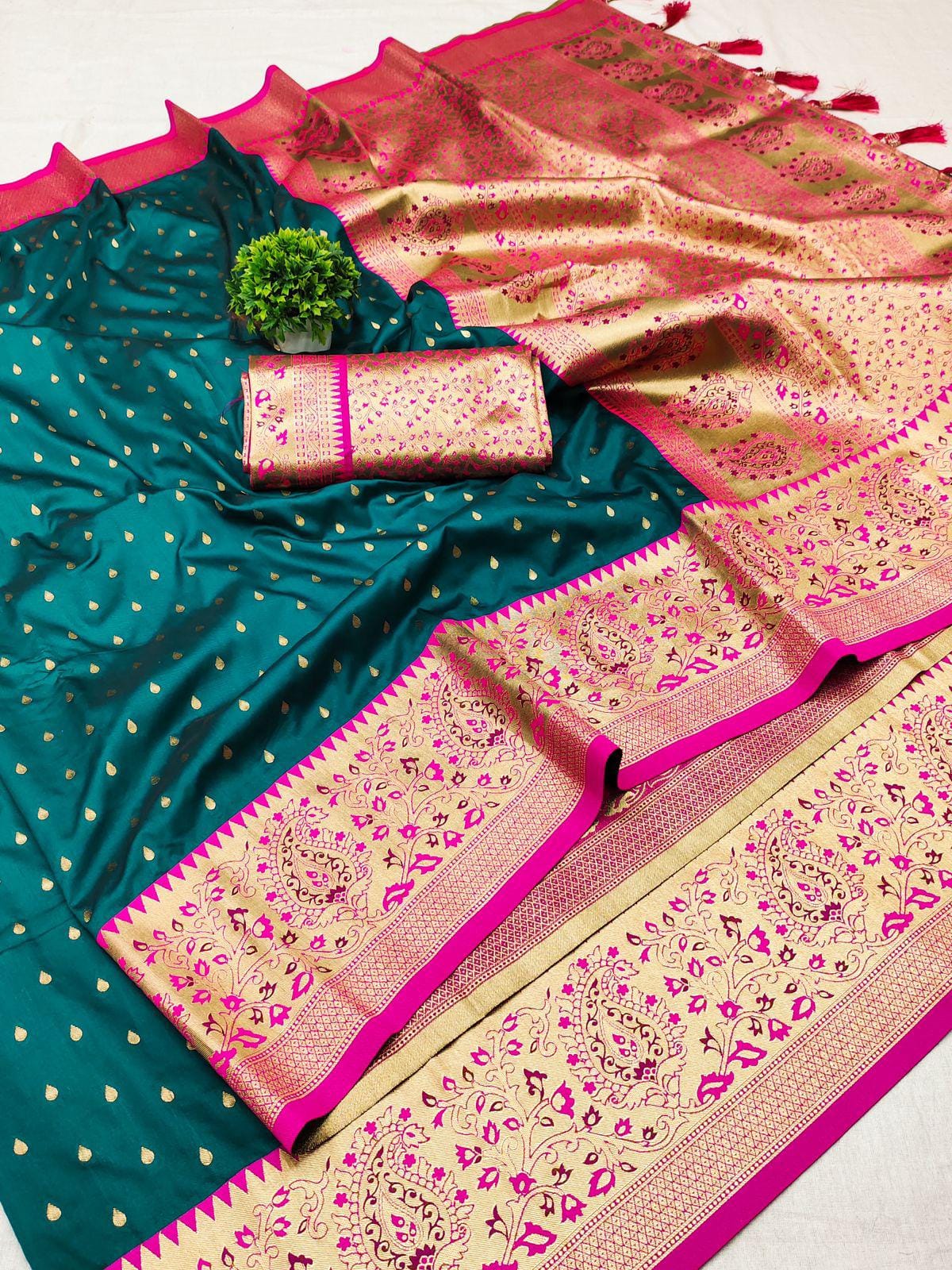 Soft Silk Saree with Zari Weaving