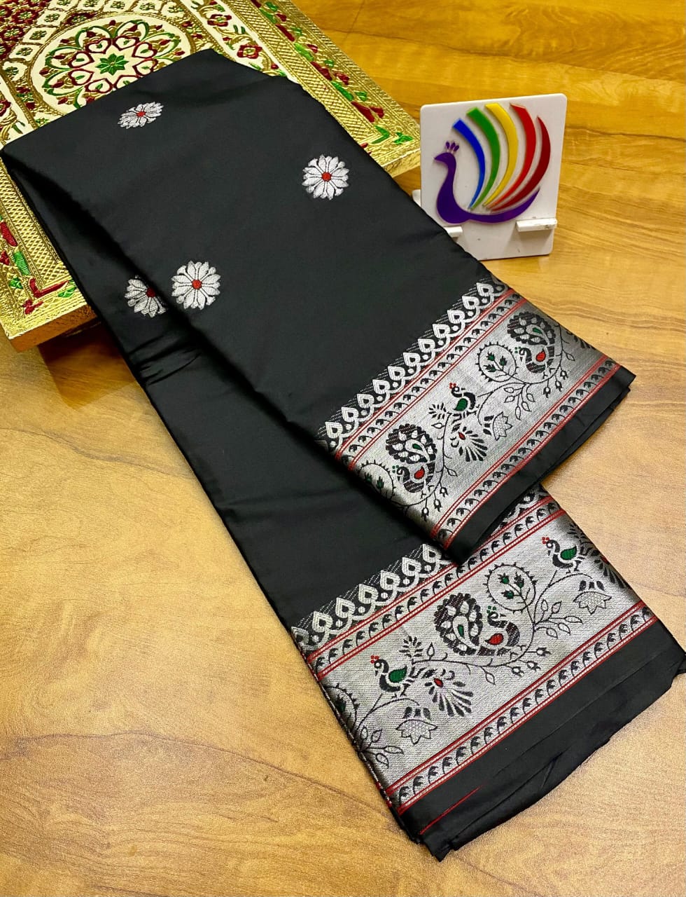 Soft Silk Maharani Paithani Saree
