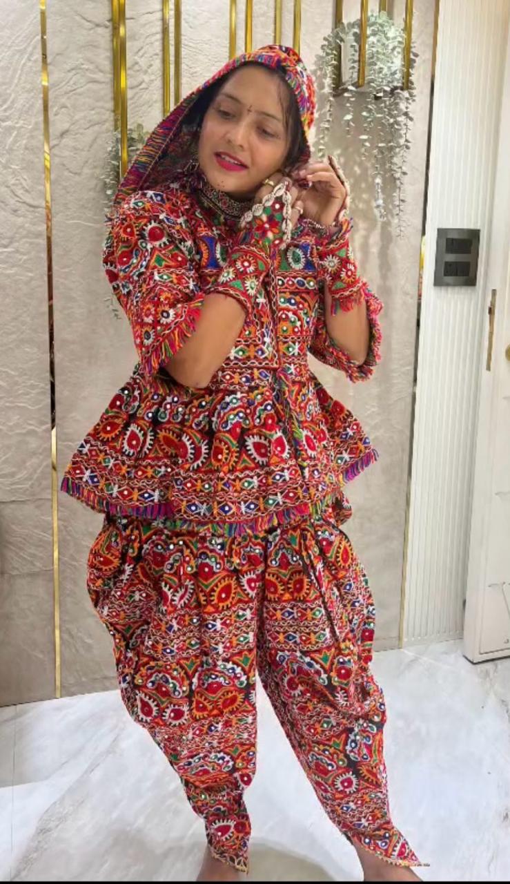 Traditional And Festive 4-Piece Set For Girls