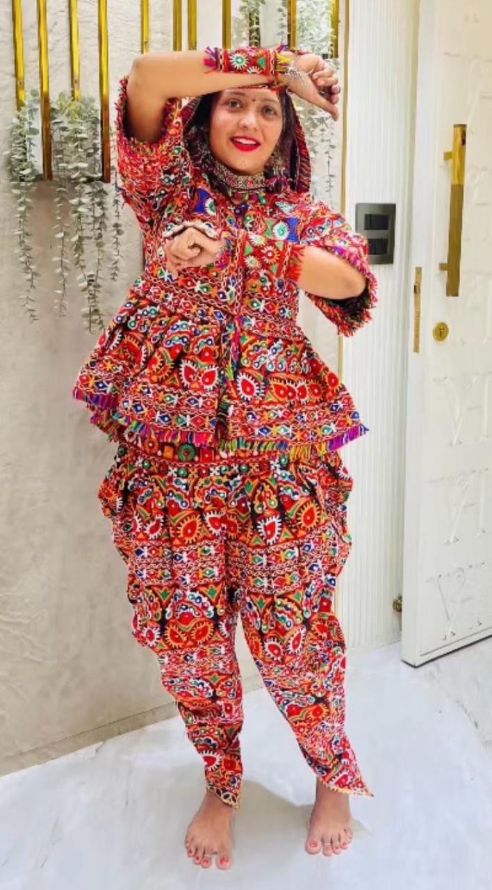 Traditional And Festive 4-Piece Set For Girls