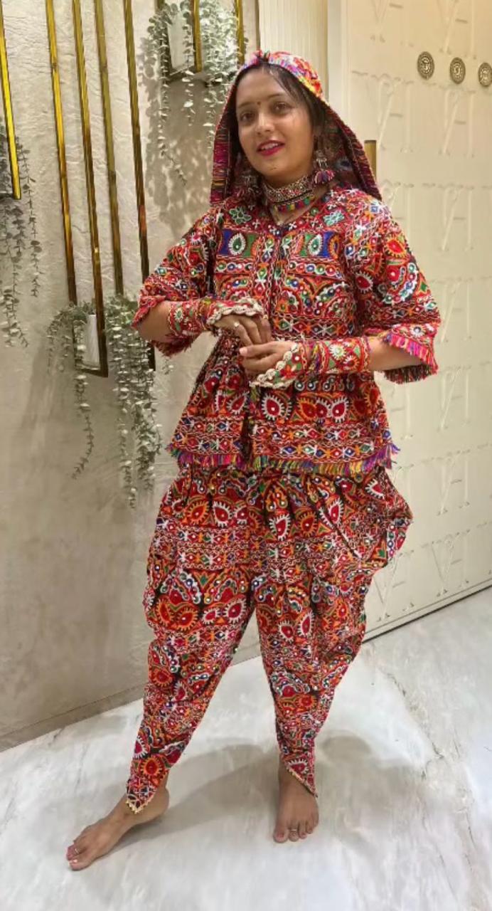 Traditional And Festive 4-Piece Set For Girls