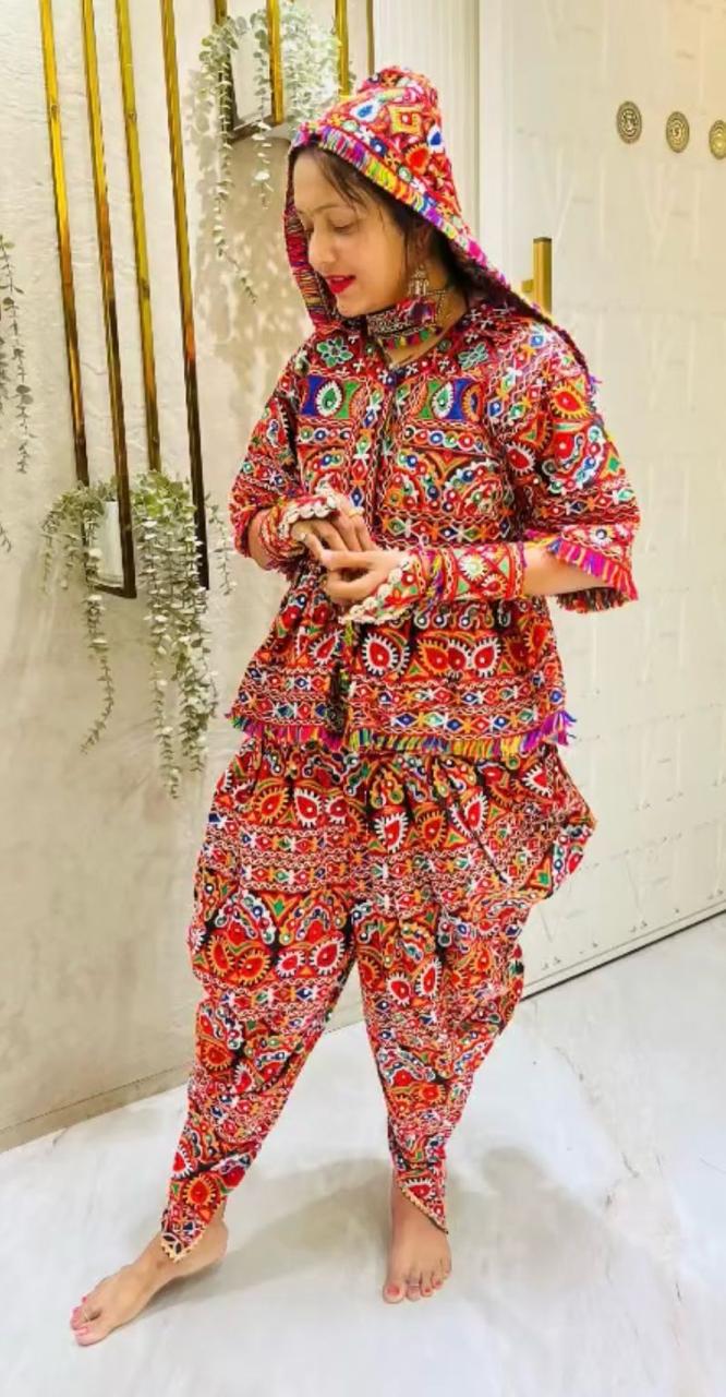 Traditional And Festive 4-Piece Set For Girls