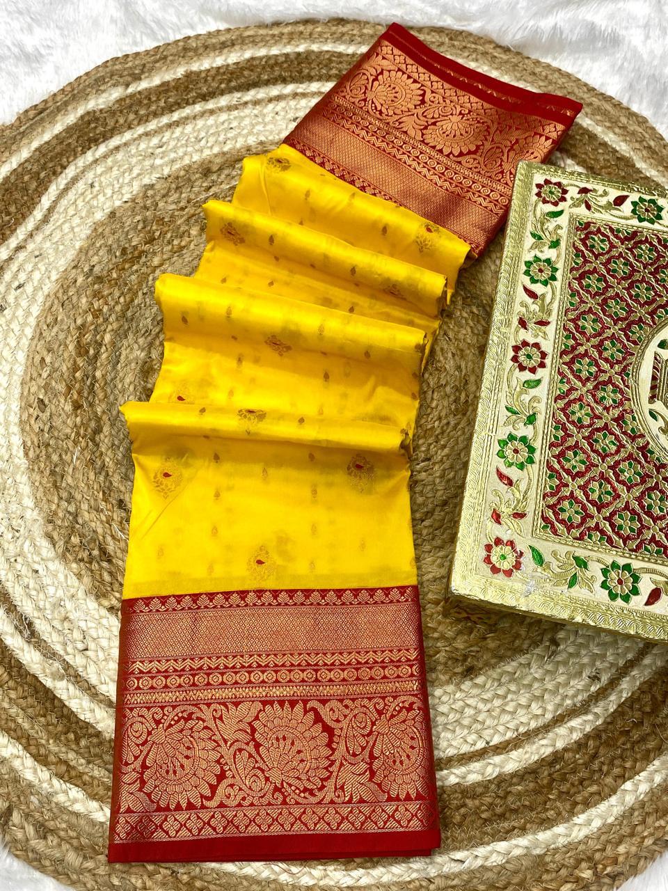 Kanjivaram Paithani Saree β A Regal Blend of Tradition & Grace