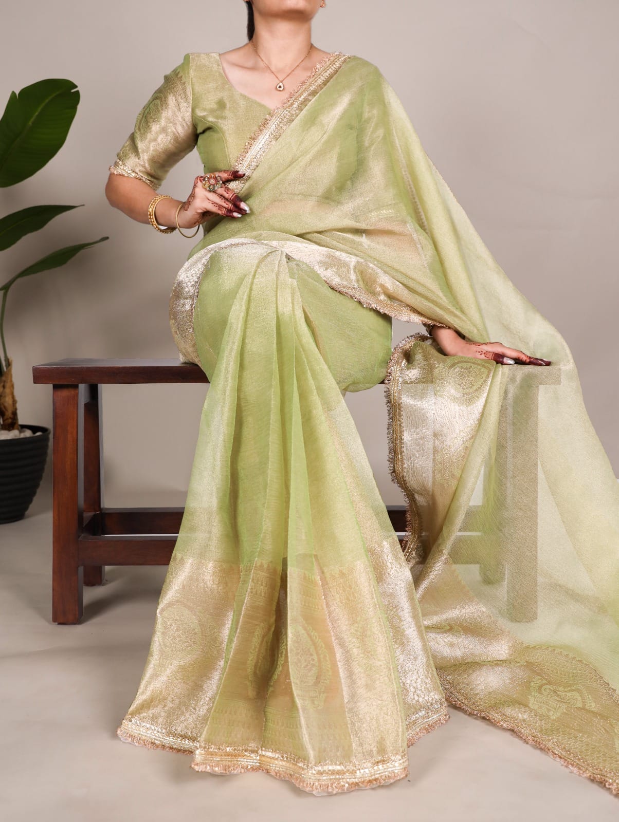 Tissue Shimmer Saree with Zari and Weaving