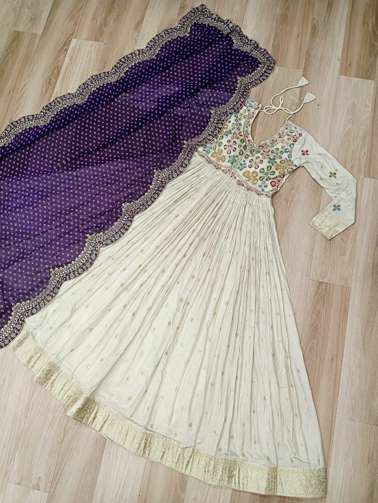 Cosmos Jacquard Gown with Bandhani Print Dupatta