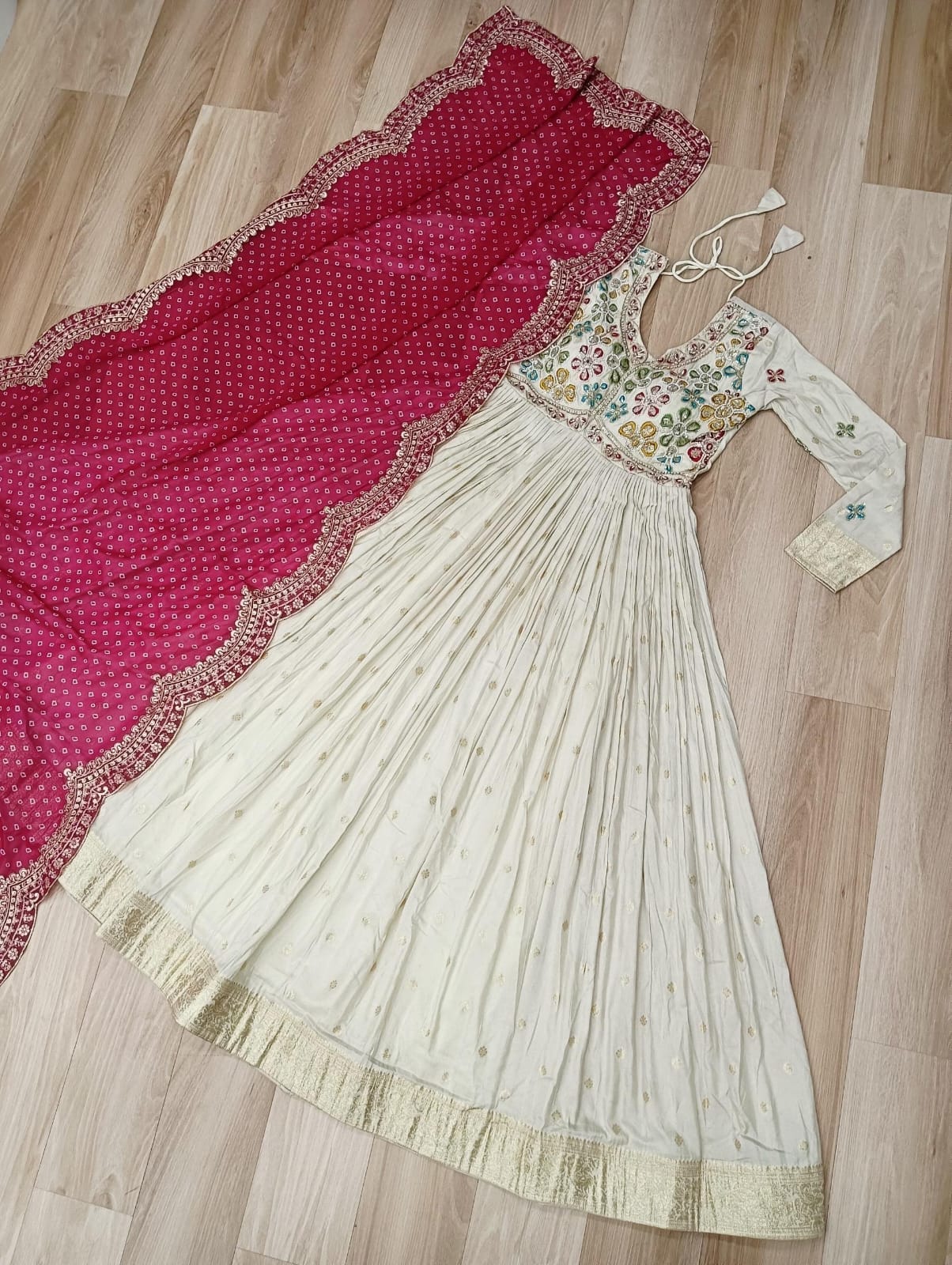Cosmos Jacquard Gown with Bandhani Print Dupatta