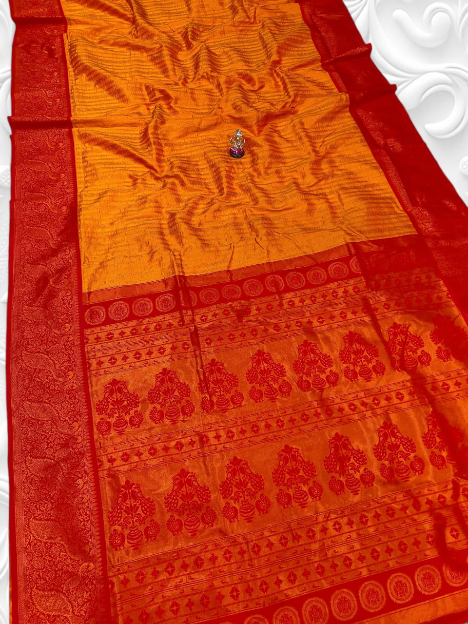 Elegance in Every Drape – Premium Soft Silk Saree with Maharani Pallu