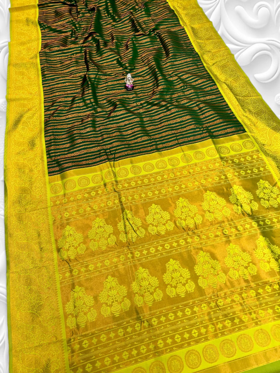 Elegance in Every Drape – Premium Soft Silk Saree with Maharani Pallu