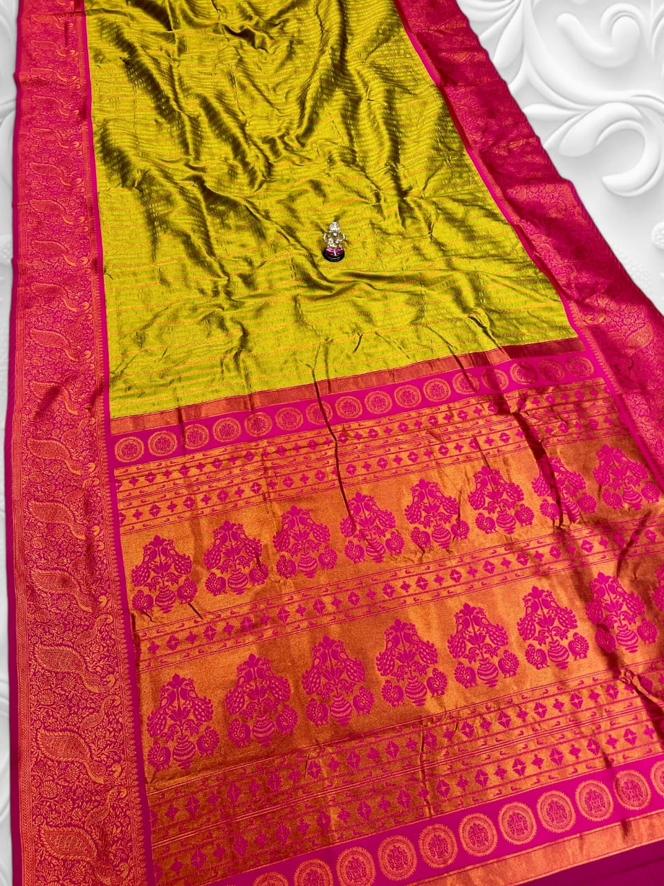 Elegance in Every Drape – Premium Soft Silk Saree with Maharani Pallu