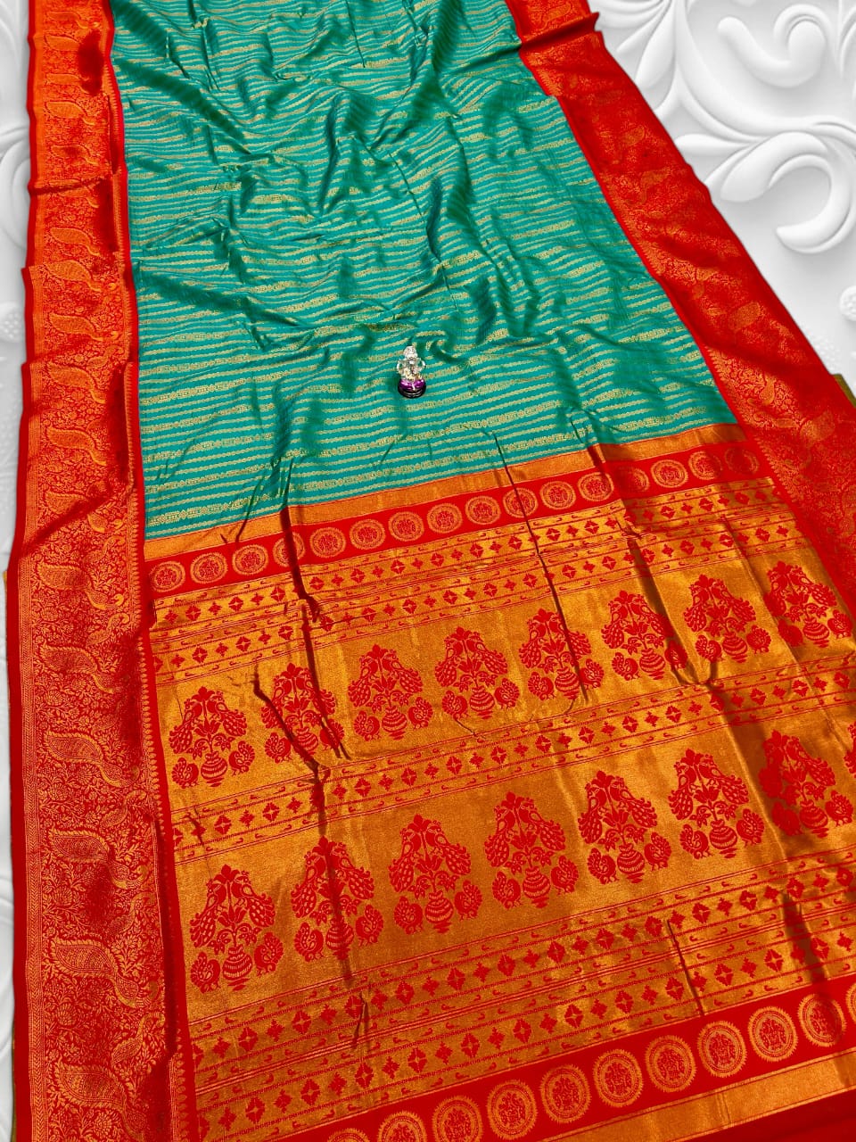 Elegance in Every Drape – Premium Soft Silk Saree with Maharani Pallu