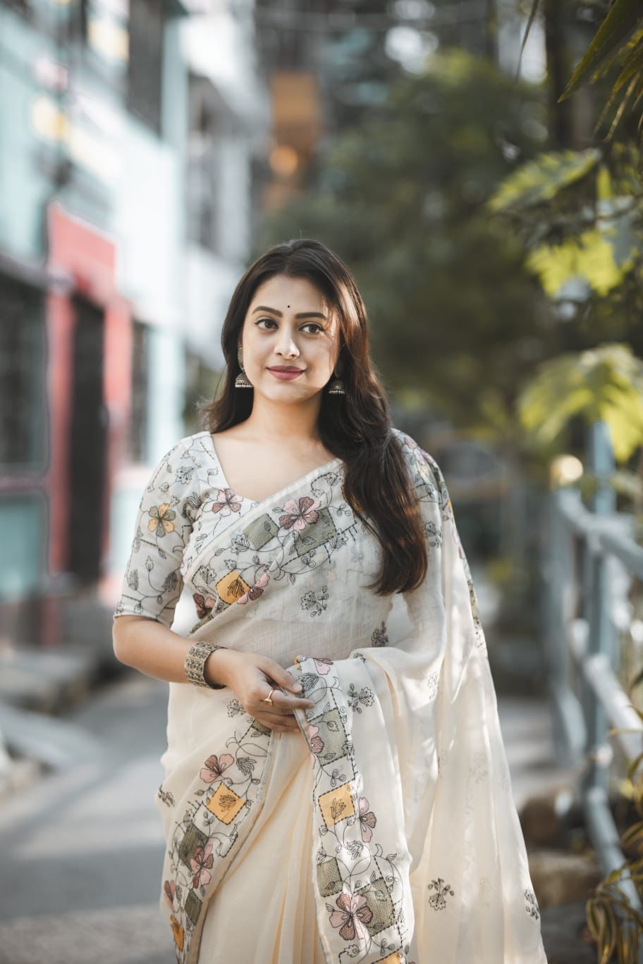 Soft Linen Saree with Beautiful Embroidery
