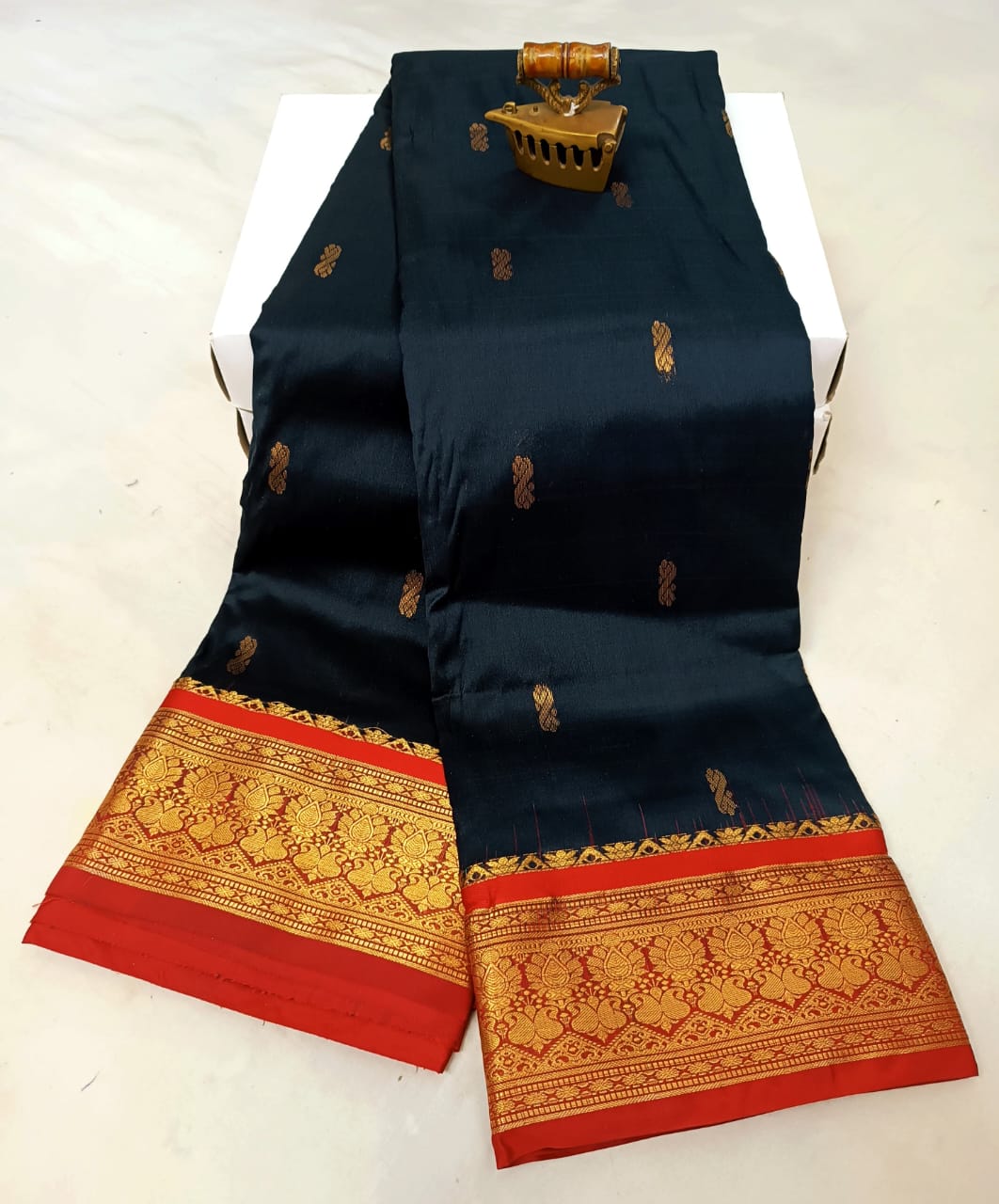 Timeless Beauty in Every Weave – Kanjivaram Paithani Saree