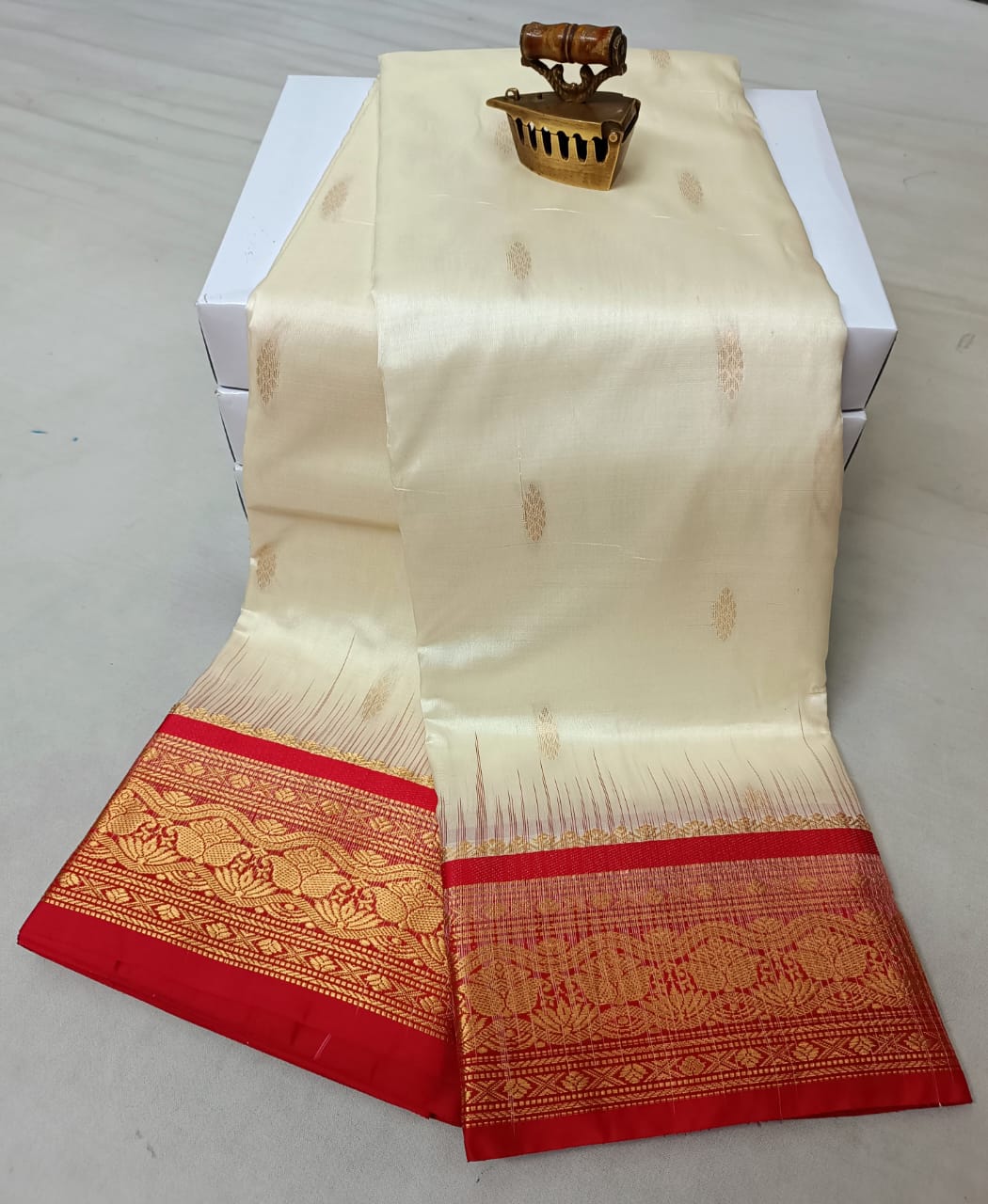 Timeless Beauty in Every Weave – Kanjivaram Paithani Saree
