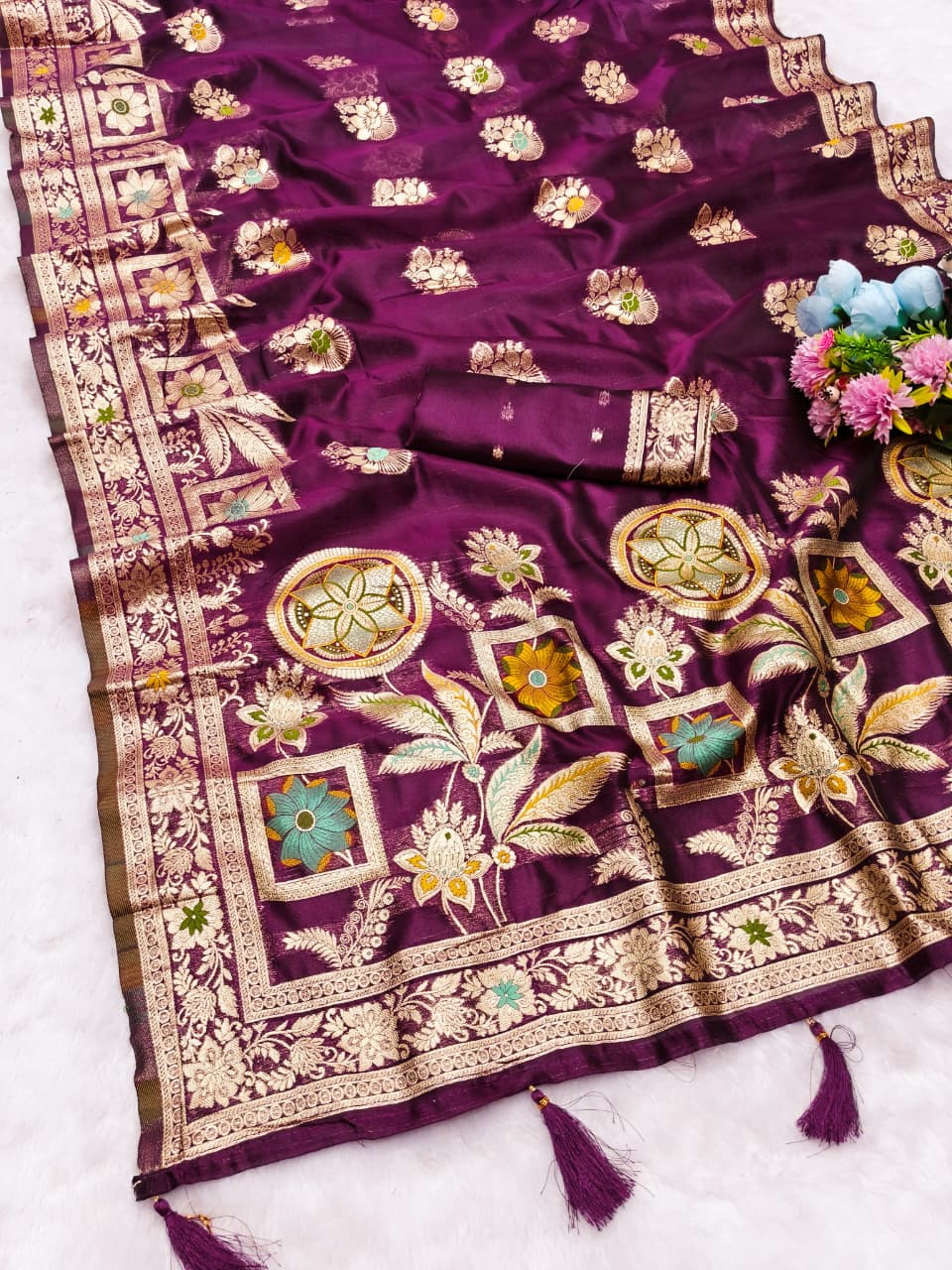 Organza Silk Saree with Meenakari Pallu