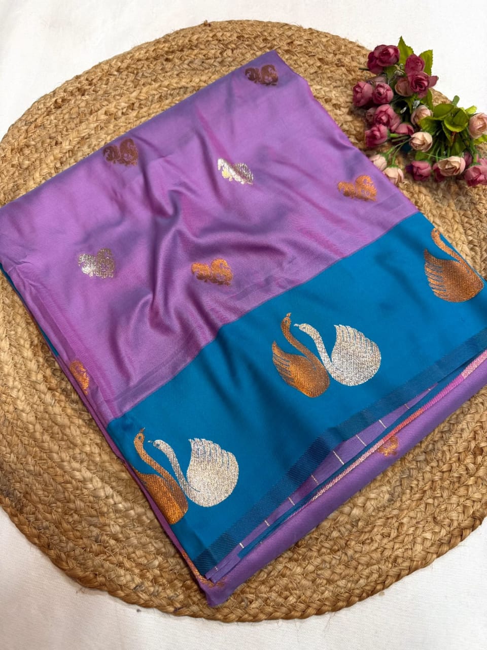 New Swan Border Saree – A Timeless Blend of Elegance & Grace