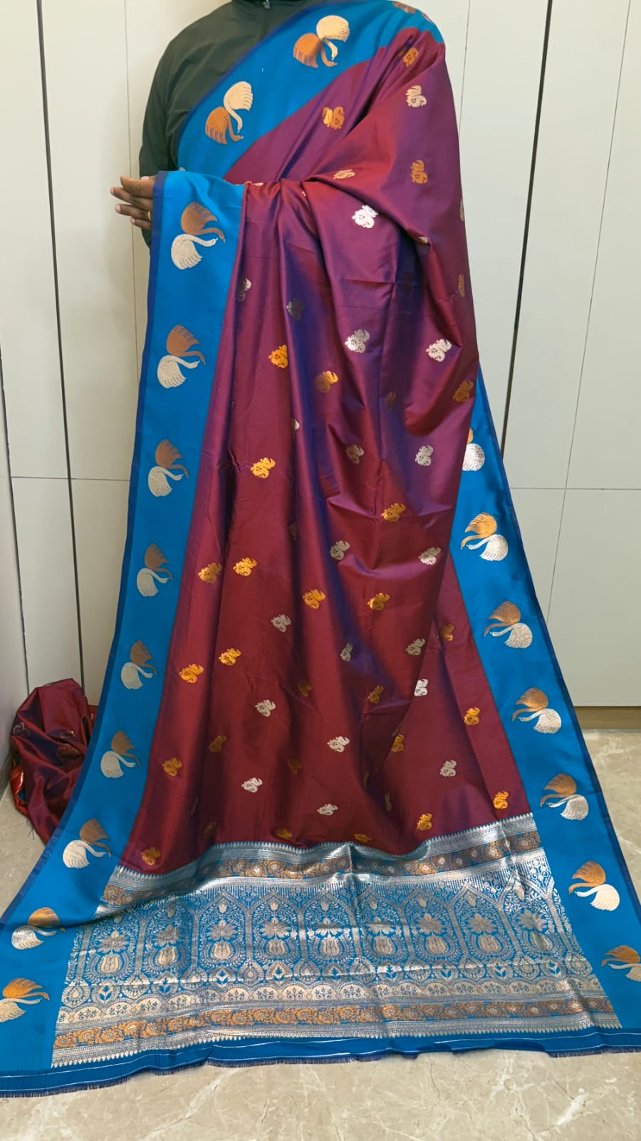 New Swan Border Saree – A Timeless Blend of Elegance & Grace