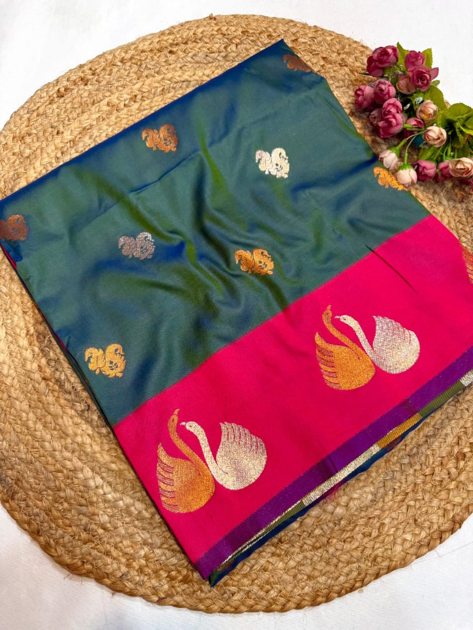 New Swan Border Saree – A Timeless Blend of Elegance & Grace